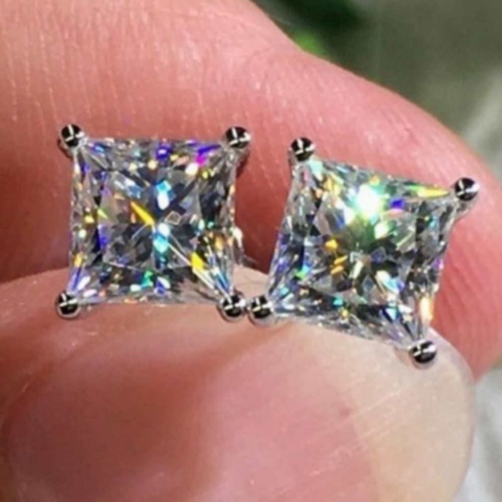 2.5 CARAT SQUARE PRINCESS DIAMOND STUD EARRINGS